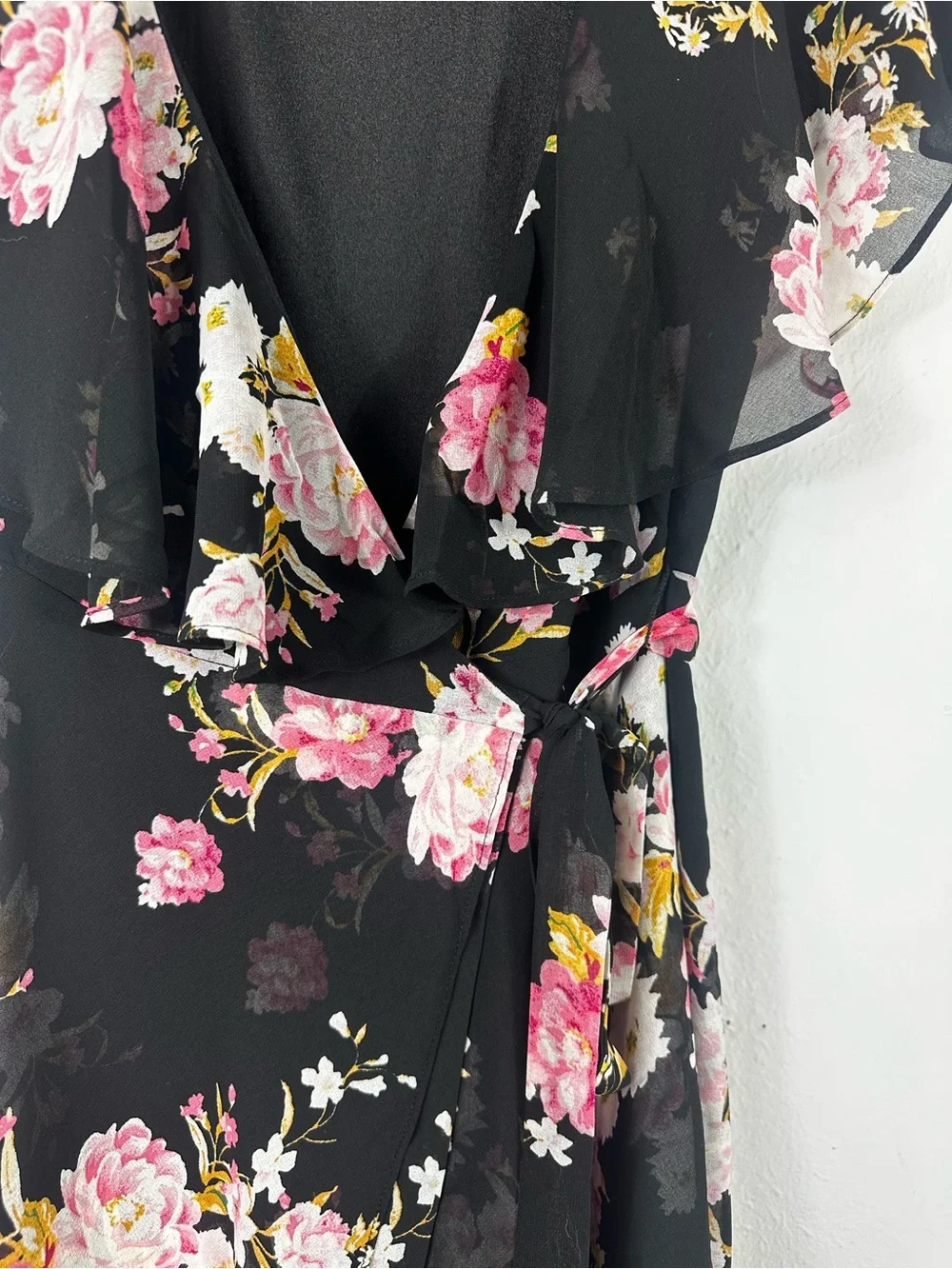 WAYF Palermo Floral Flutter Short-Sleeve Midi Dress - Black with Pink Floral